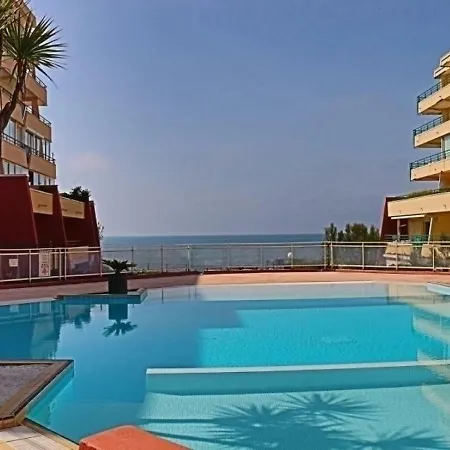 - 4 Pers, 27 M2, 2/1 1 Appartement *